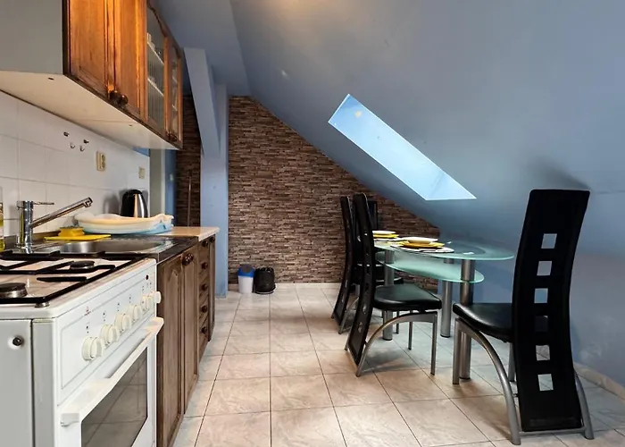 Bratislava City Center-Big-Apartman-110M2-Tv-Internet