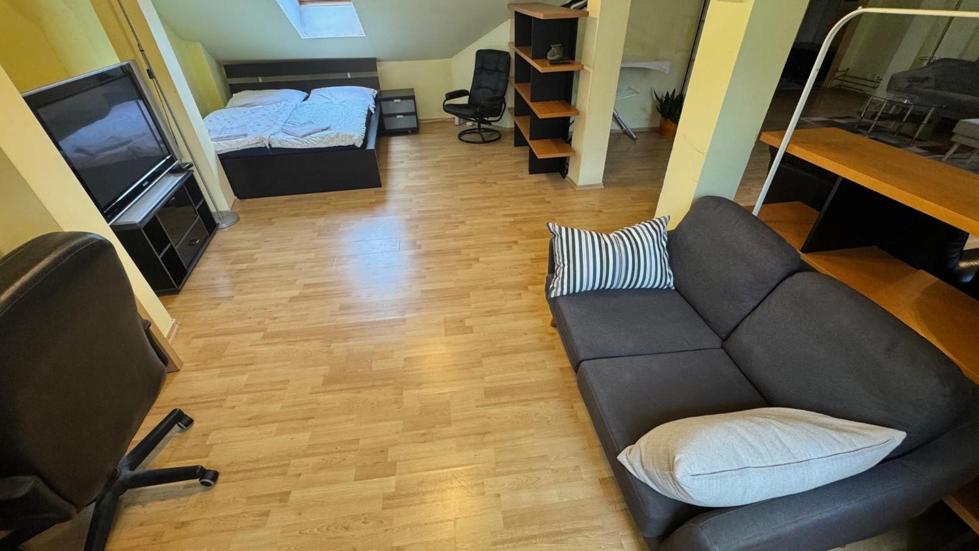 Center-big-apartman-110m2-tv-internet * Bratislava